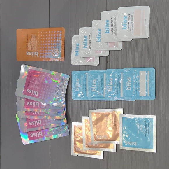 Bliss Skincare Bliss Skincare Sampler Set Eye Masks Peels Cleanser